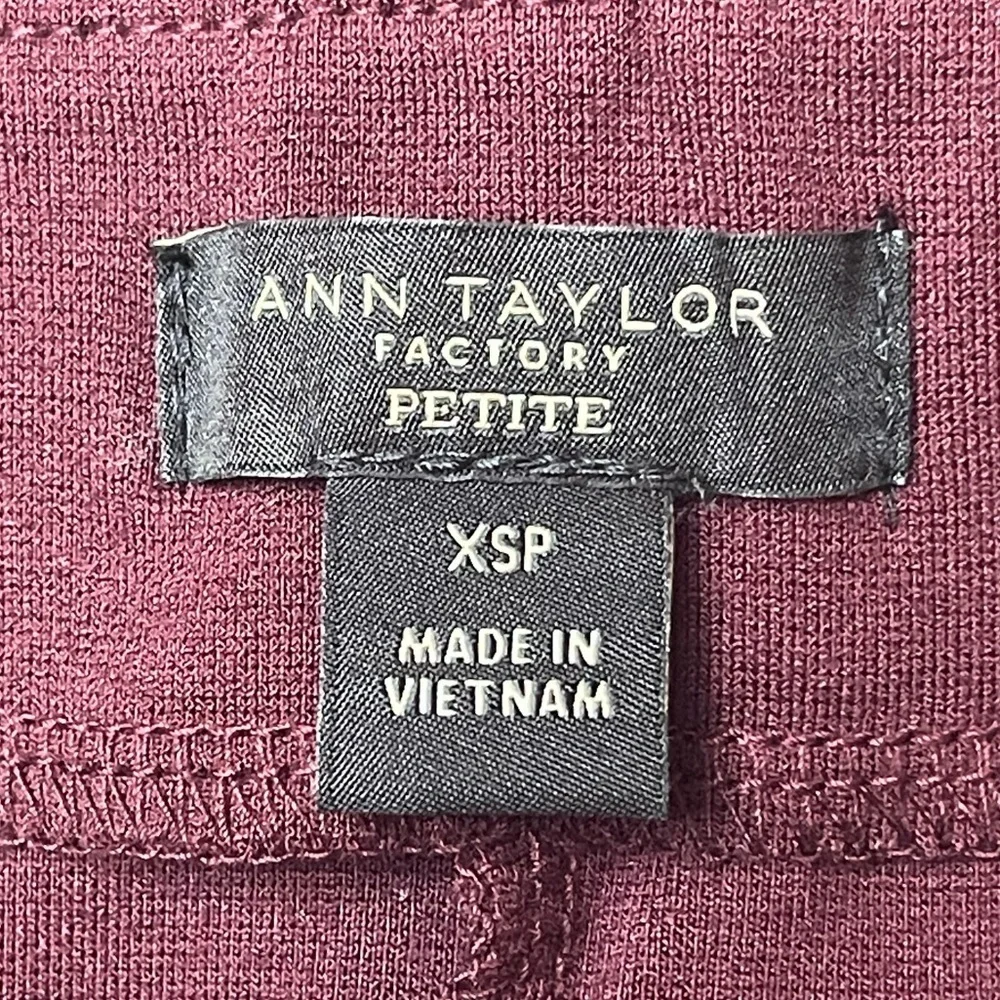 Ann Taylor Factory Maroon Elastic Waist Pencil Skirt - Size XS Petite - Picture 6 of 7